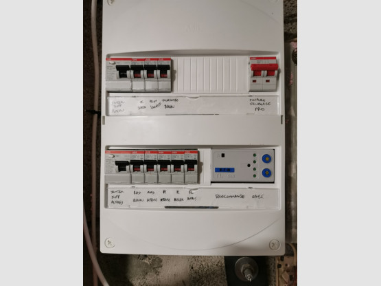 Aménagement d'un garage en local d'activité pour un cabinet d'osthéopathe à BELLEVILLE EN BEAUJOLAIS