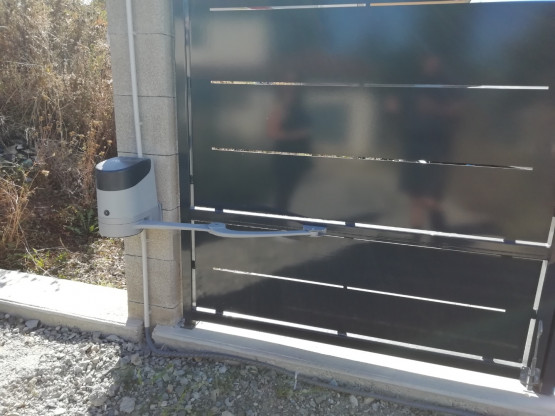 Installation d'une motorisation de portail à BELLEVILLE EN BEAUJOLAIS