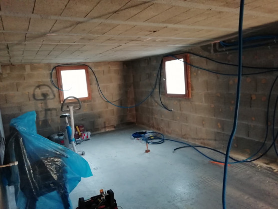 Aménagement d'un garage en local d'activité pour un cabinet d'osthéopathe à BELLEVILLE EN BEAUJOLAIS