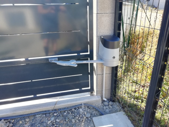 Installation d'une motorisation de portail à BELLEVILLE EN BEAUJOLAIS