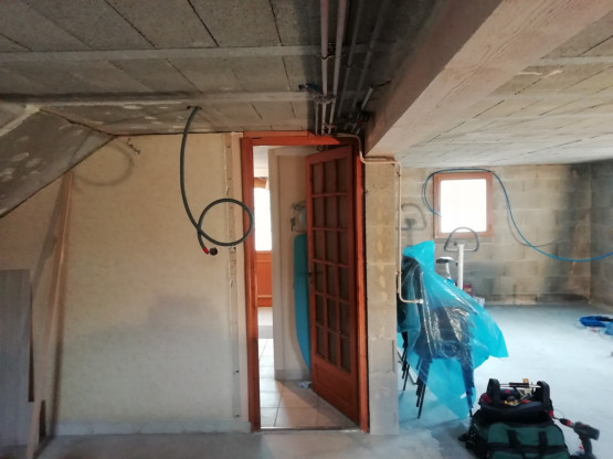 Aménagement d'un garage en local d'activité pour un cabinet d'osthéopathe à BELLEVILLE EN BEAUJOLAIS