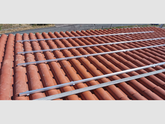 Installation de modules photovoltaiques à Brussieu